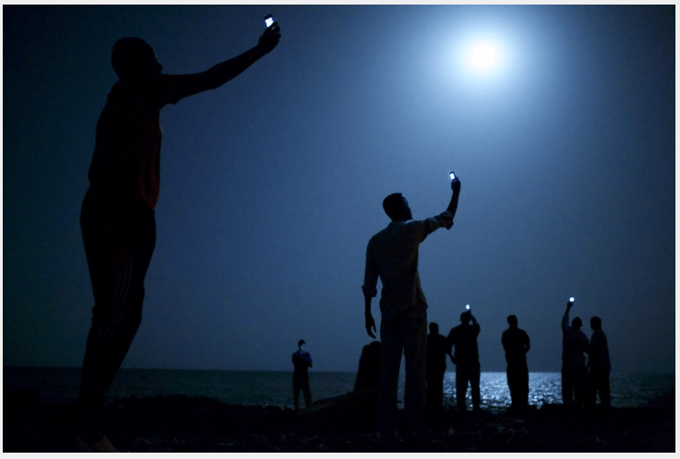 World Press Photo of the Year, Contemporary Issues , 1st prize singles , John Stanmeyer