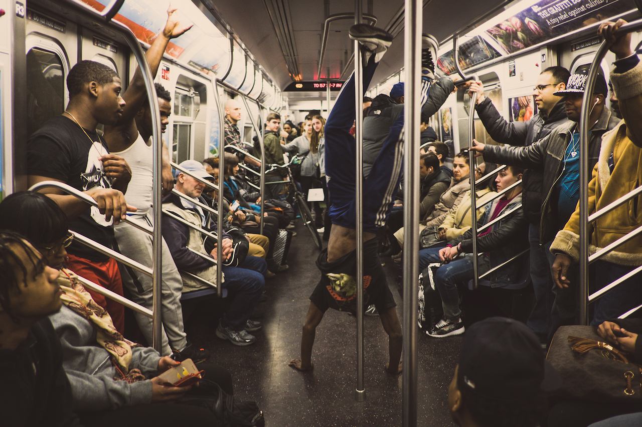 Subway - XPro2 e 18mm F2.0 - 1/125 - F2.0 - ISO800